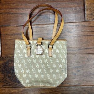Dooney & bourke monogram signature canvas bucket tote